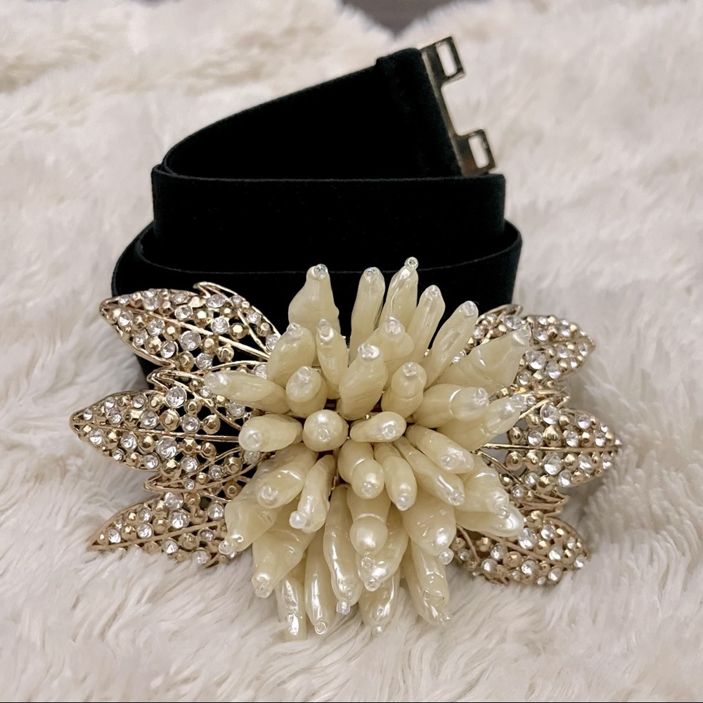 Elastic Belt Black w/Pearls Buckle BCBGMAXAZRIA